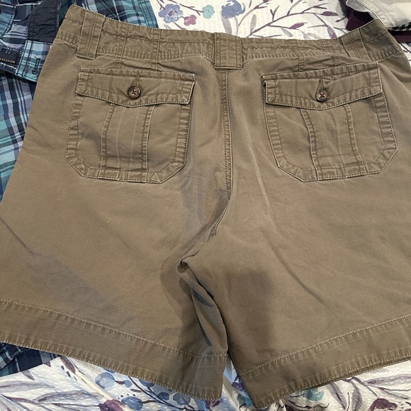 6 Women’s Bermuda Shorts - Picture 11 of 15